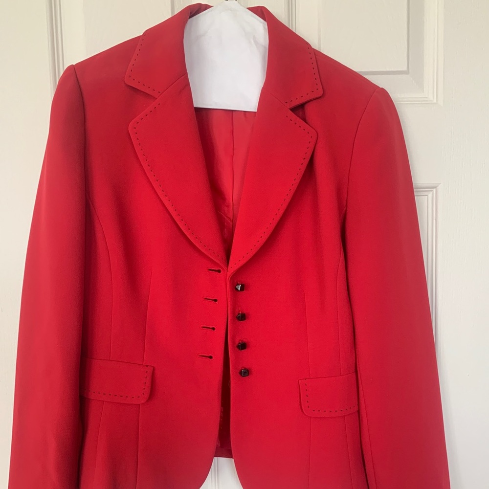 TAHARI Red Blazer with shoulder pads